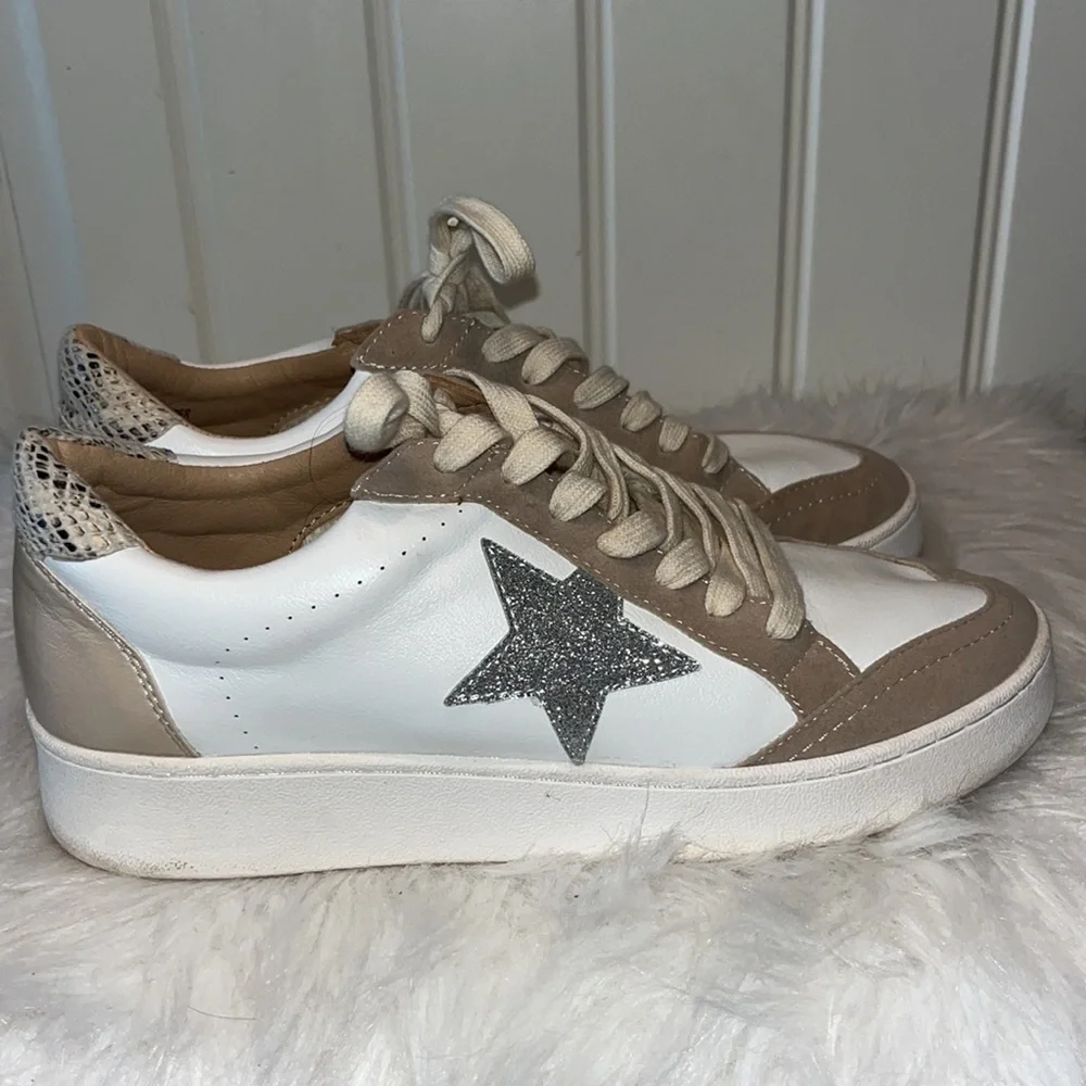OASIS Society Irene Glitter Star Sneaker Taupe size 7.5